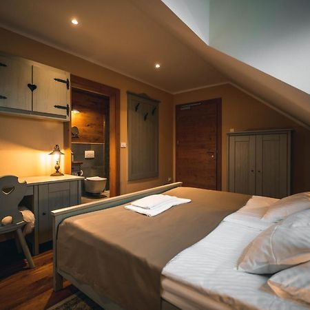 Hotel Zamorc Škofja Loka エクステリア 写真