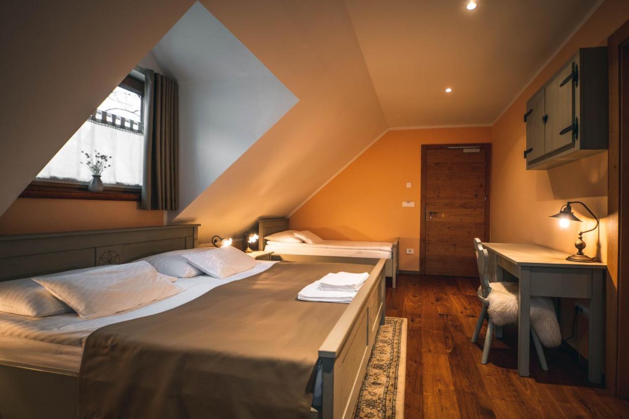 Hotel Zamorc Škofja Loka エクステリア 写真