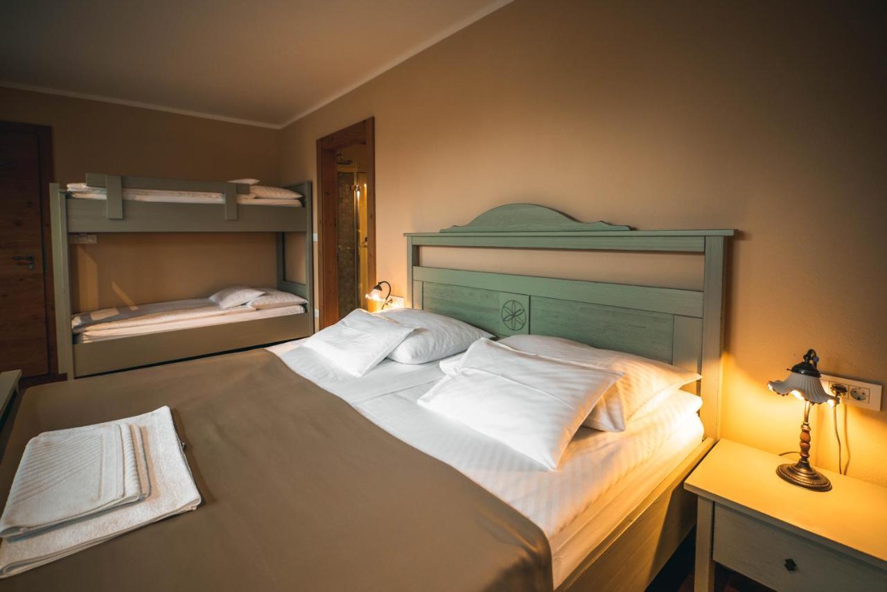 Hotel Zamorc Škofja Loka エクステリア 写真
